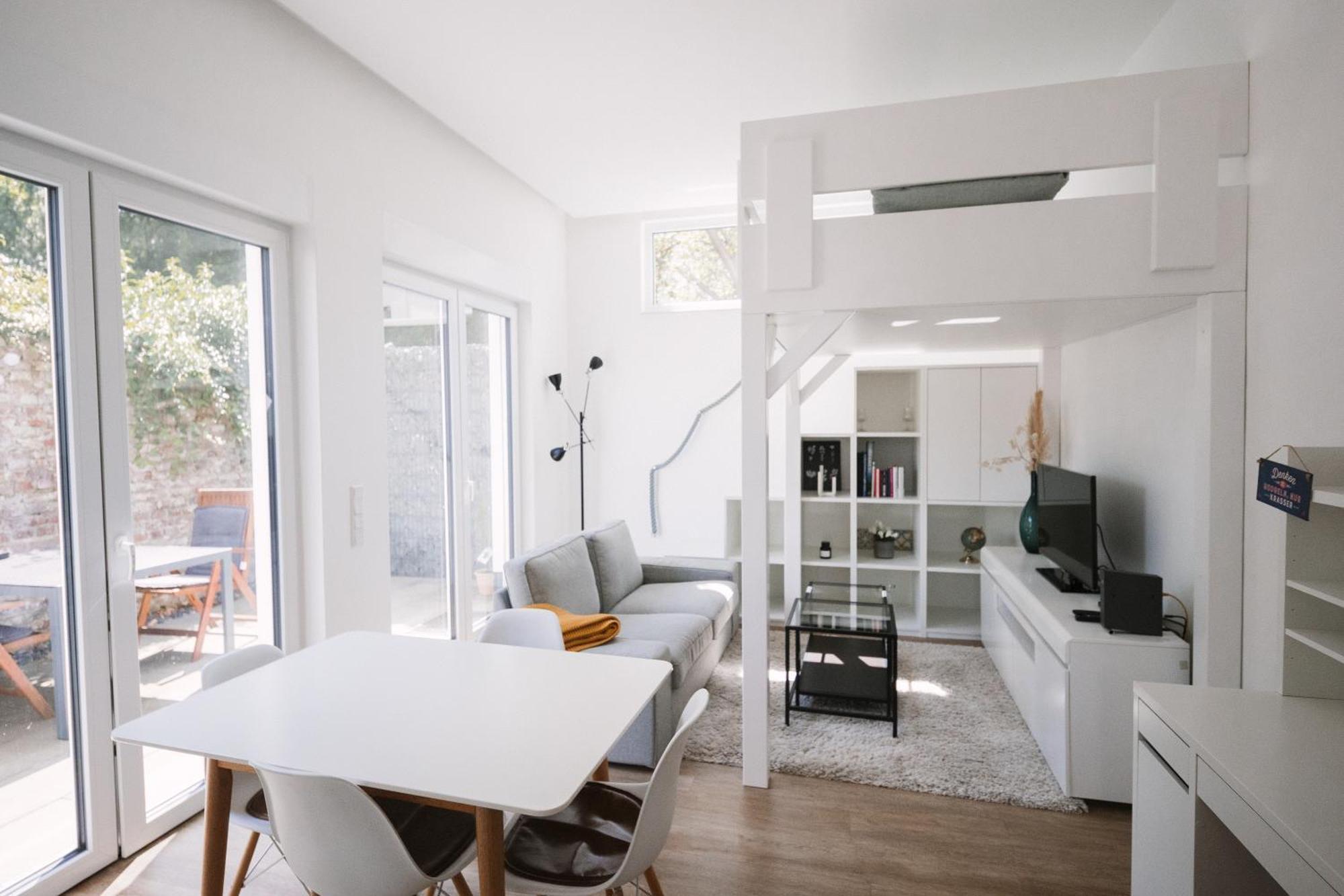 Schoene, Moderne Wohnung Mit Grosszuegiger Terasse Essen Exterior photo