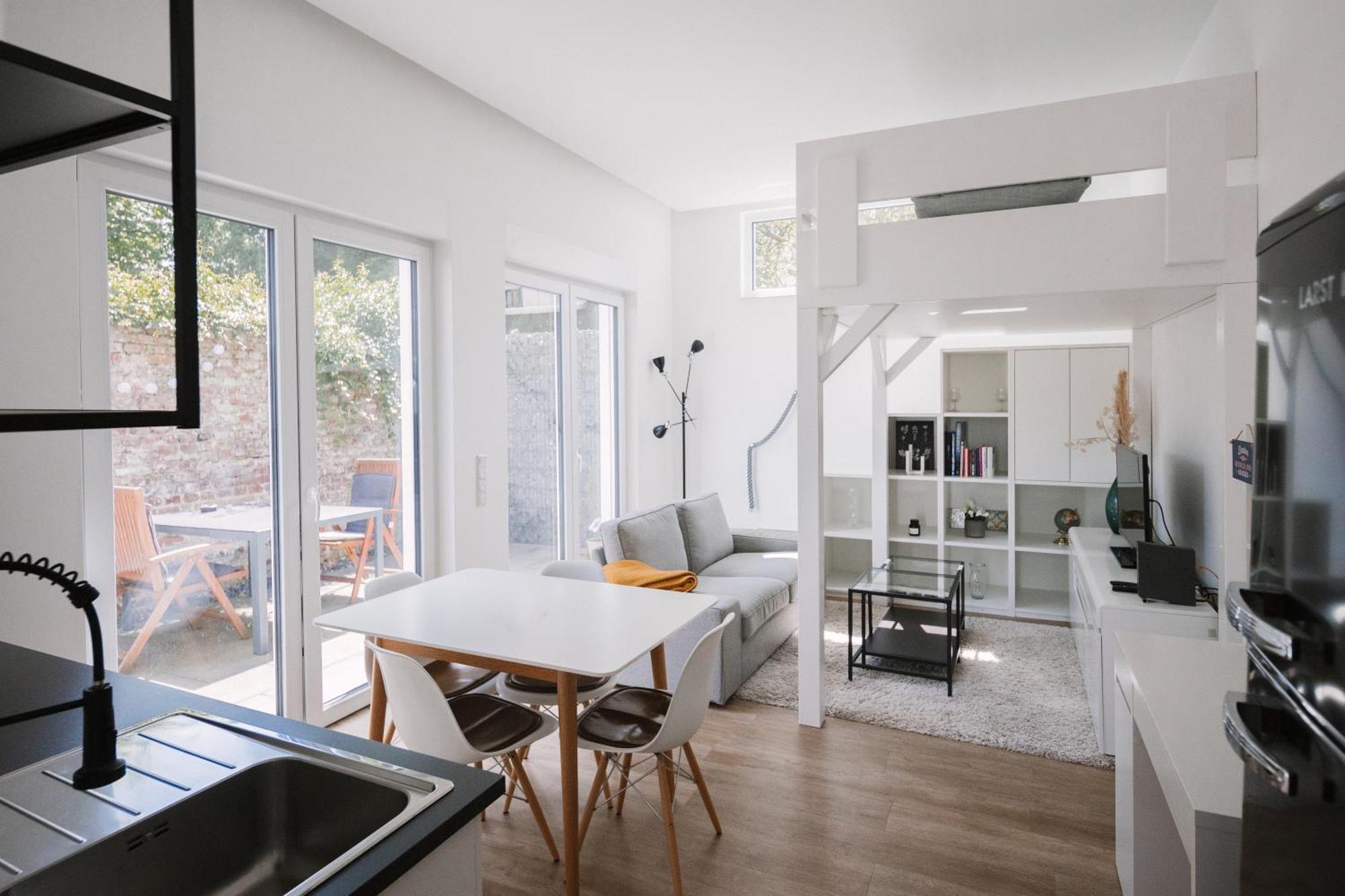 Schoene, Moderne Wohnung Mit Grosszuegiger Terasse Essen Exterior photo